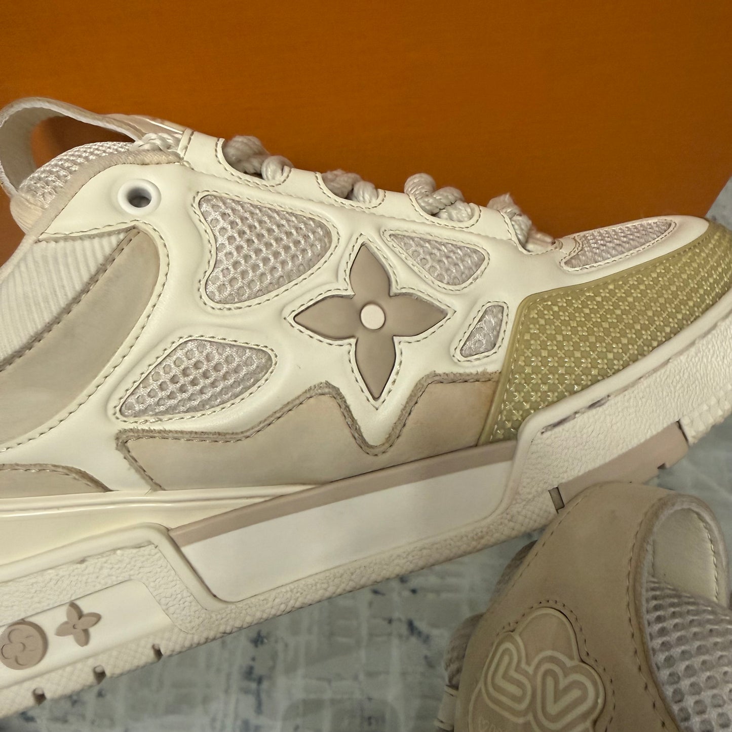 Beige Skate
