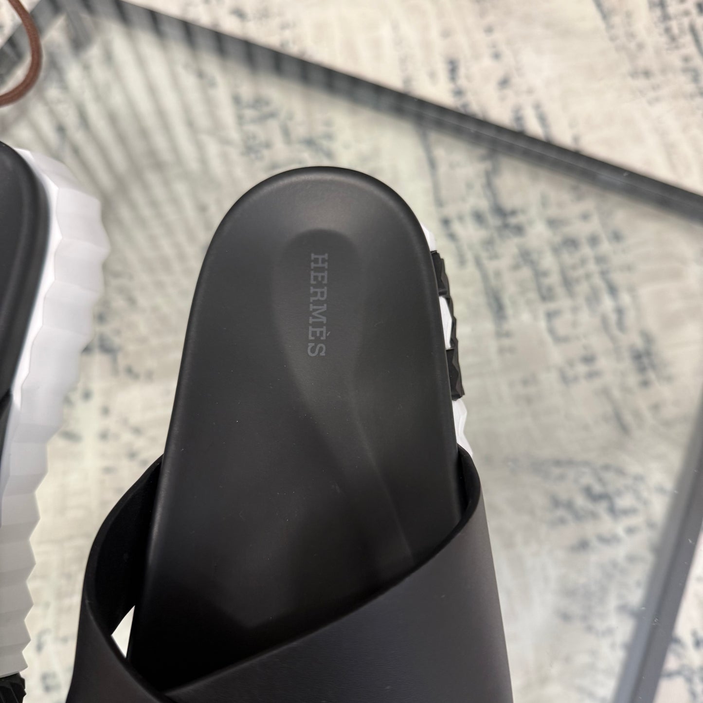 Black/White Men’s Sandles