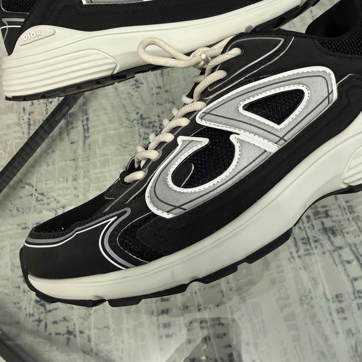 Black/White B30