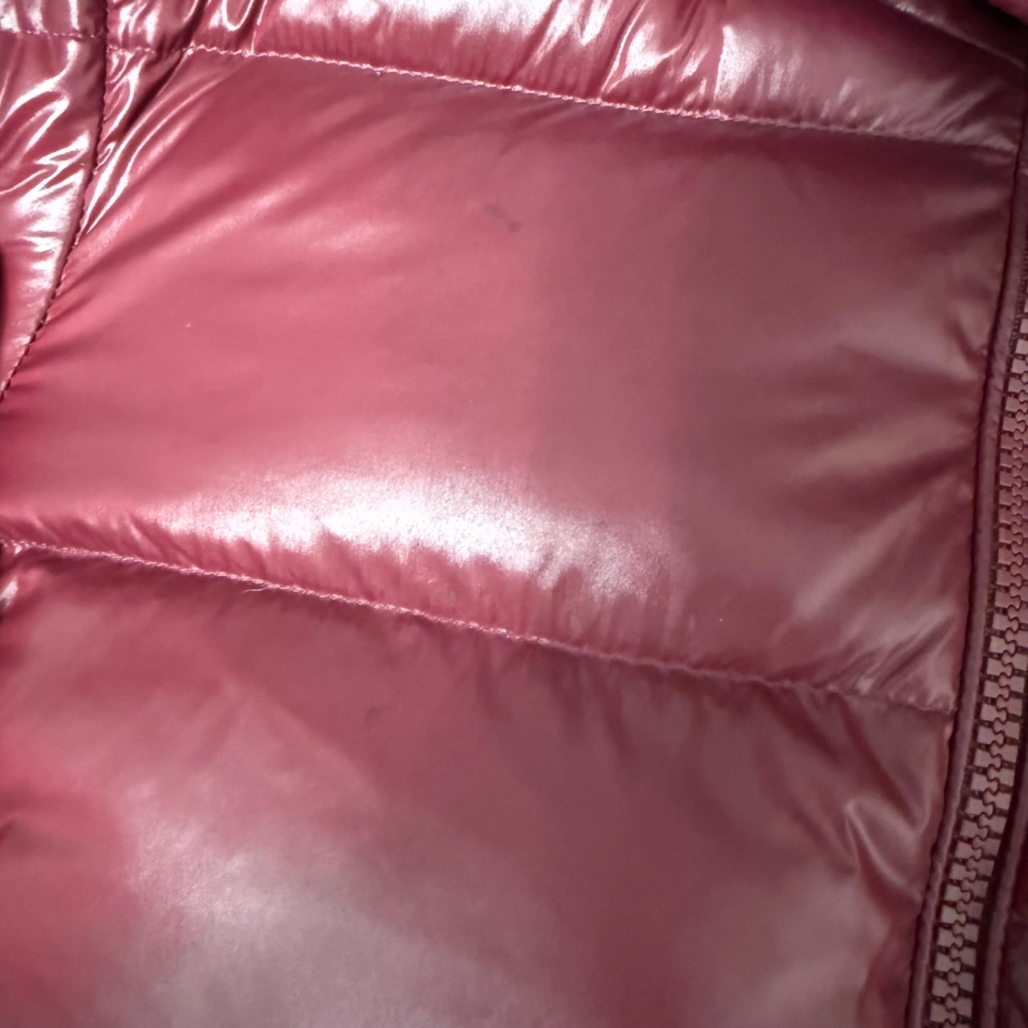 Burgundy Lunetierr