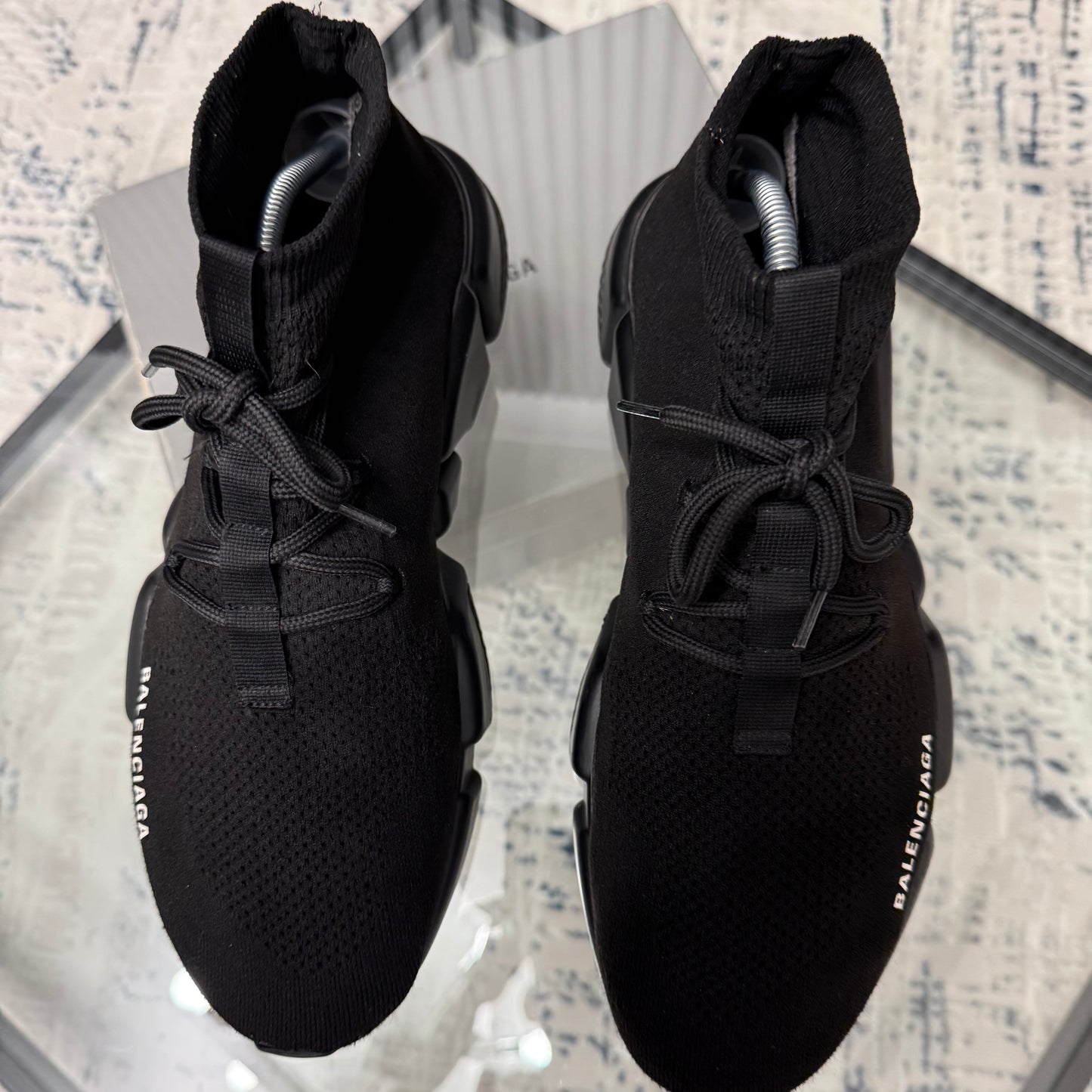 Black Speed Lace Runner