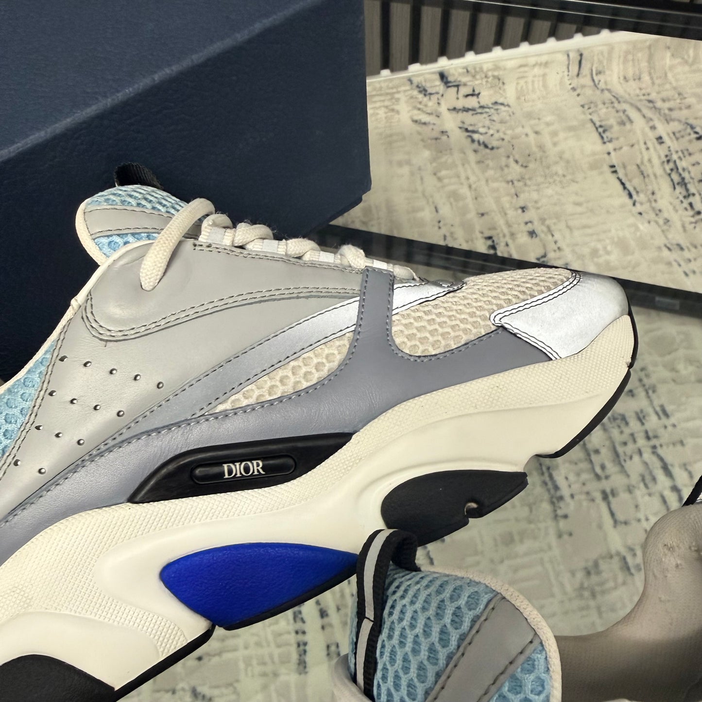 Baby Blue B22 Eu 39