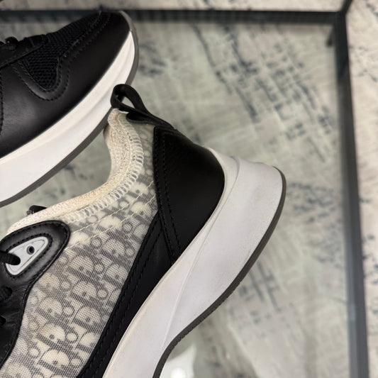 Black/Grey B25