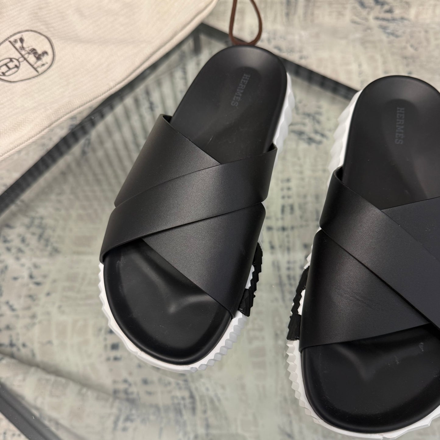 Black/White Men’s Sandles