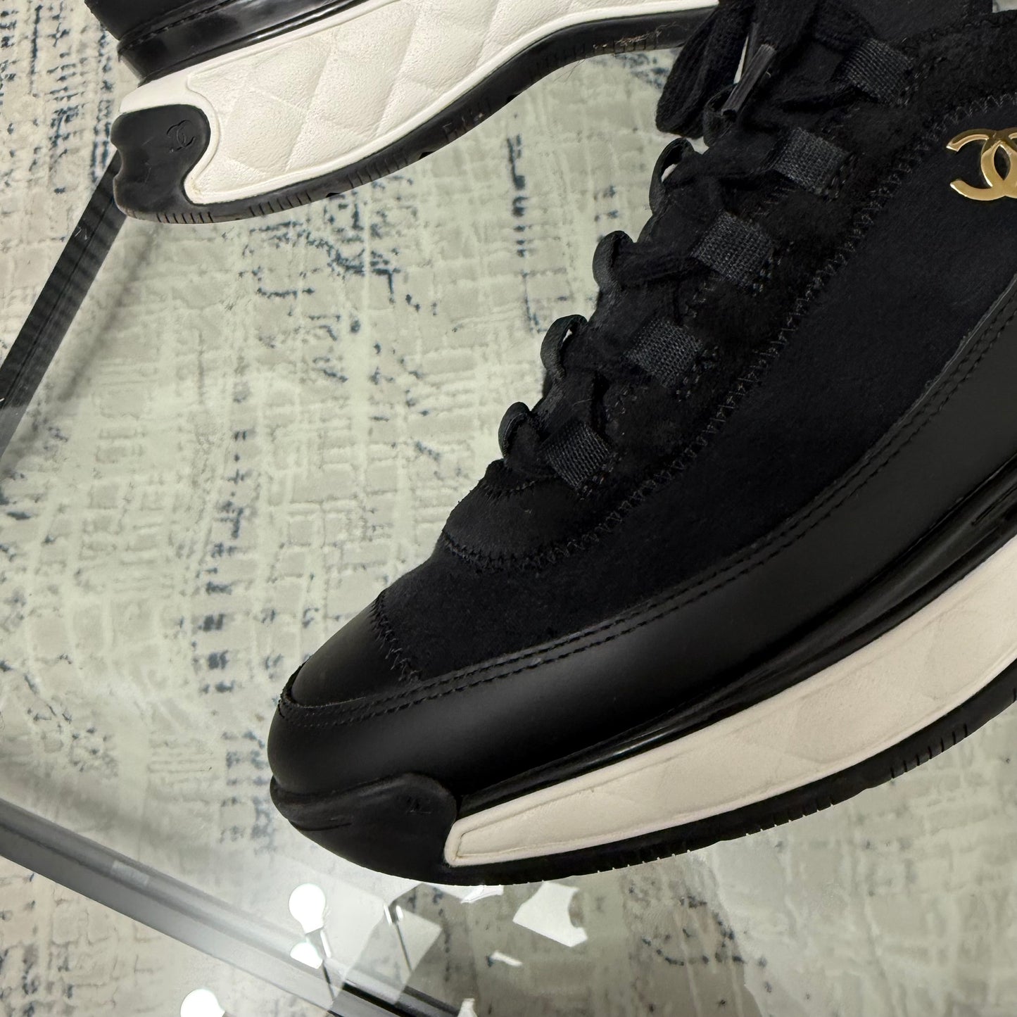 CC Black Runner