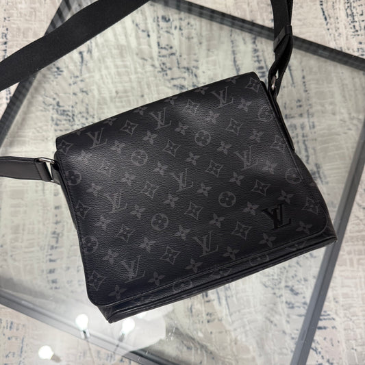 Monogram District Messenger