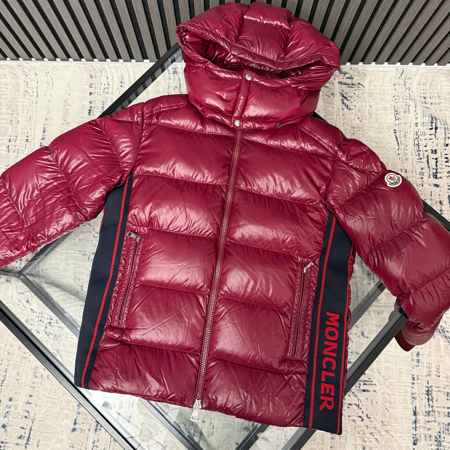 Burgundy Lunetierr