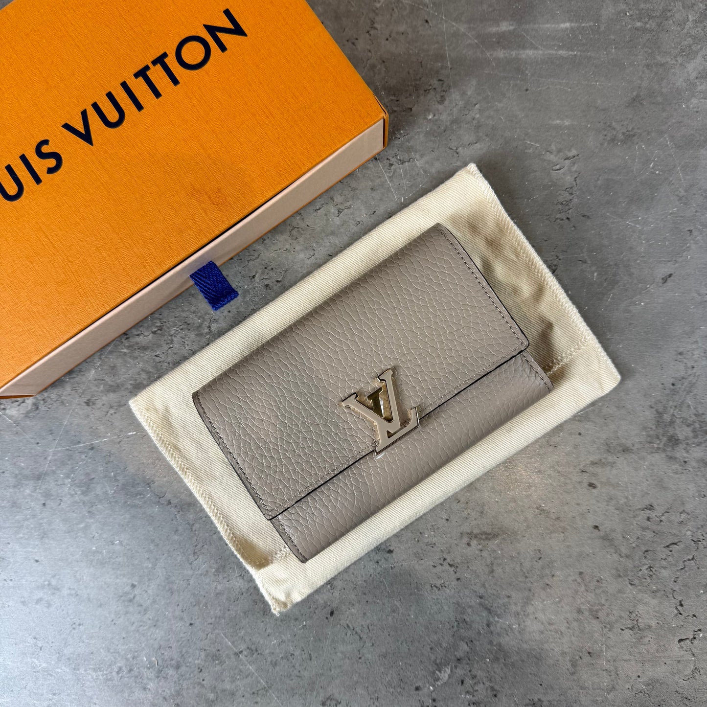 Capuncies Compact Purse
