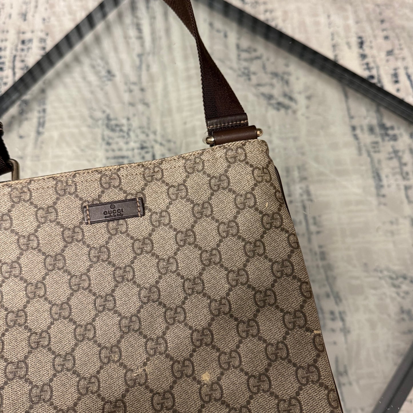 GG Brown Messenger