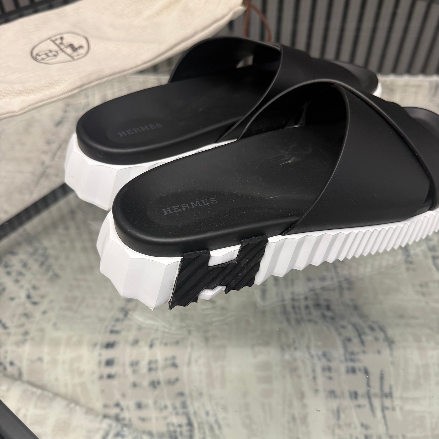 Black/White Men’s Sandles