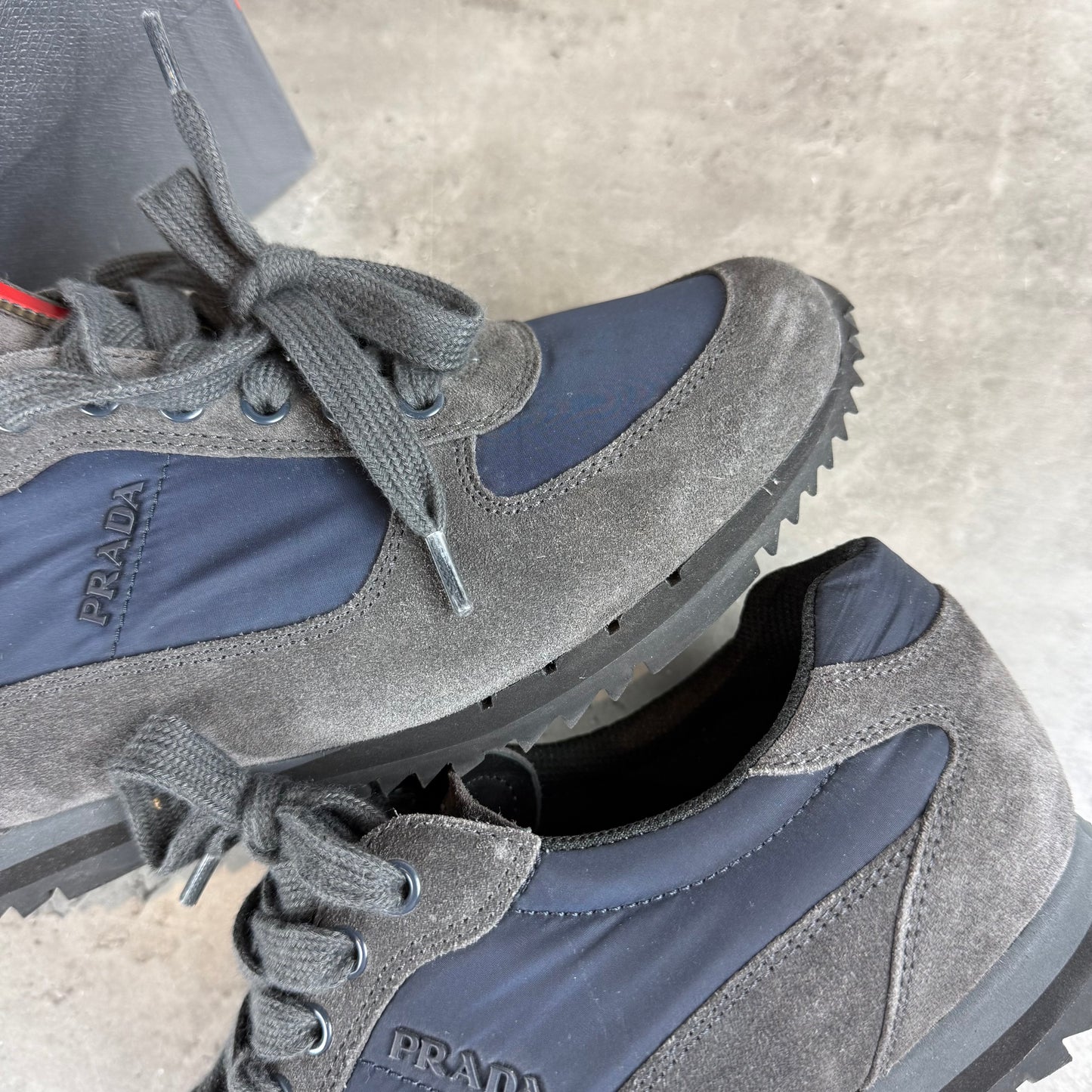 Navy/Grey Suede Trainer