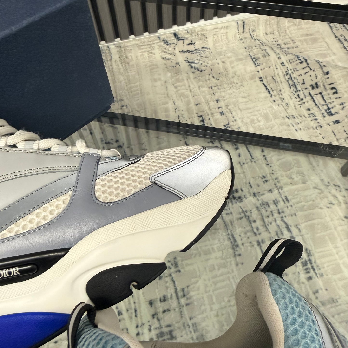 Baby Blue B22 Eu 39