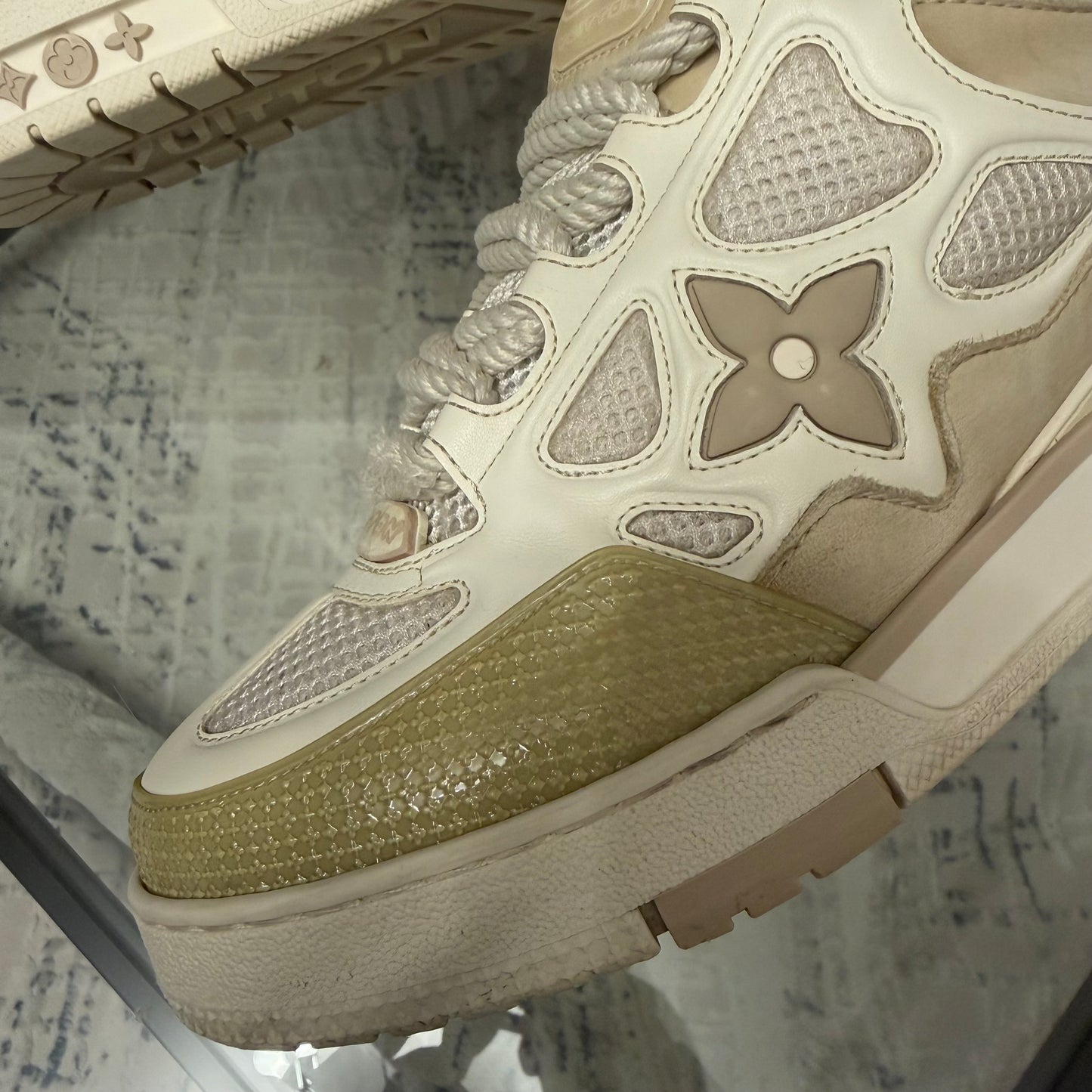 Beige Skate
