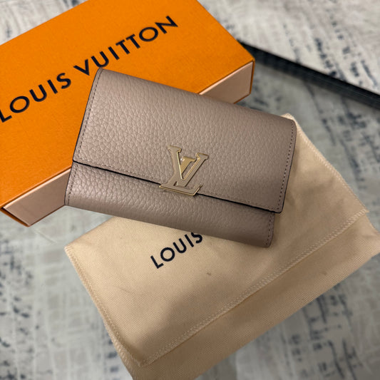 Capuncies Compact Purse