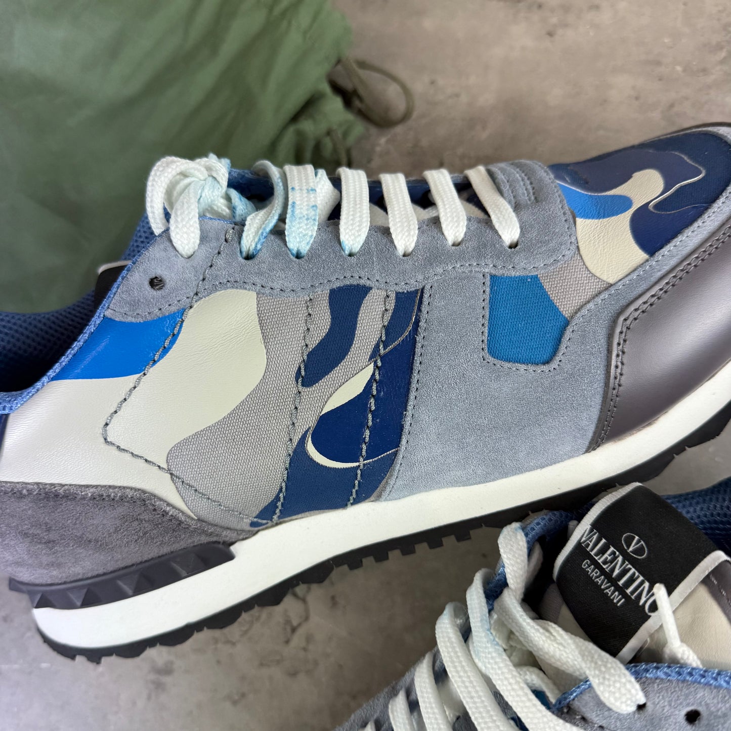 Blue/White RockRunner