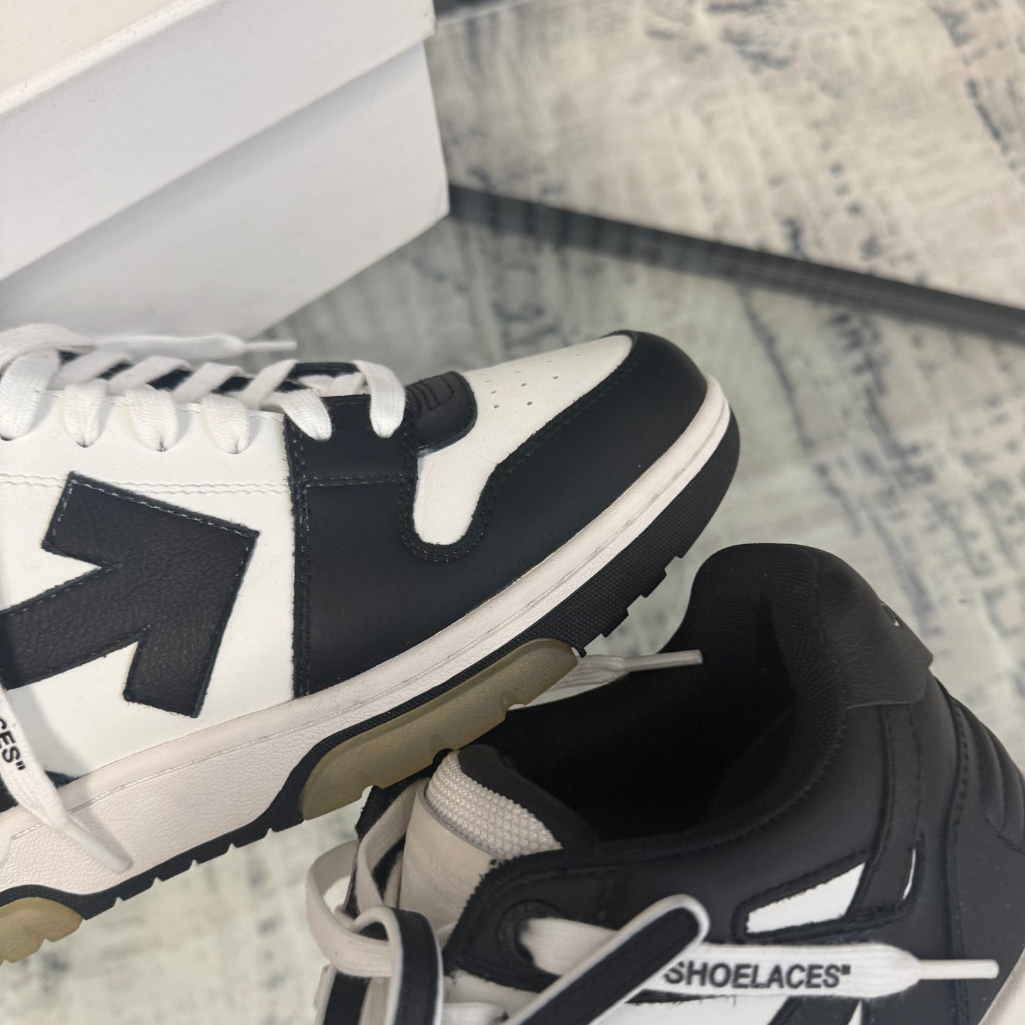 OW Black/White Sneaker