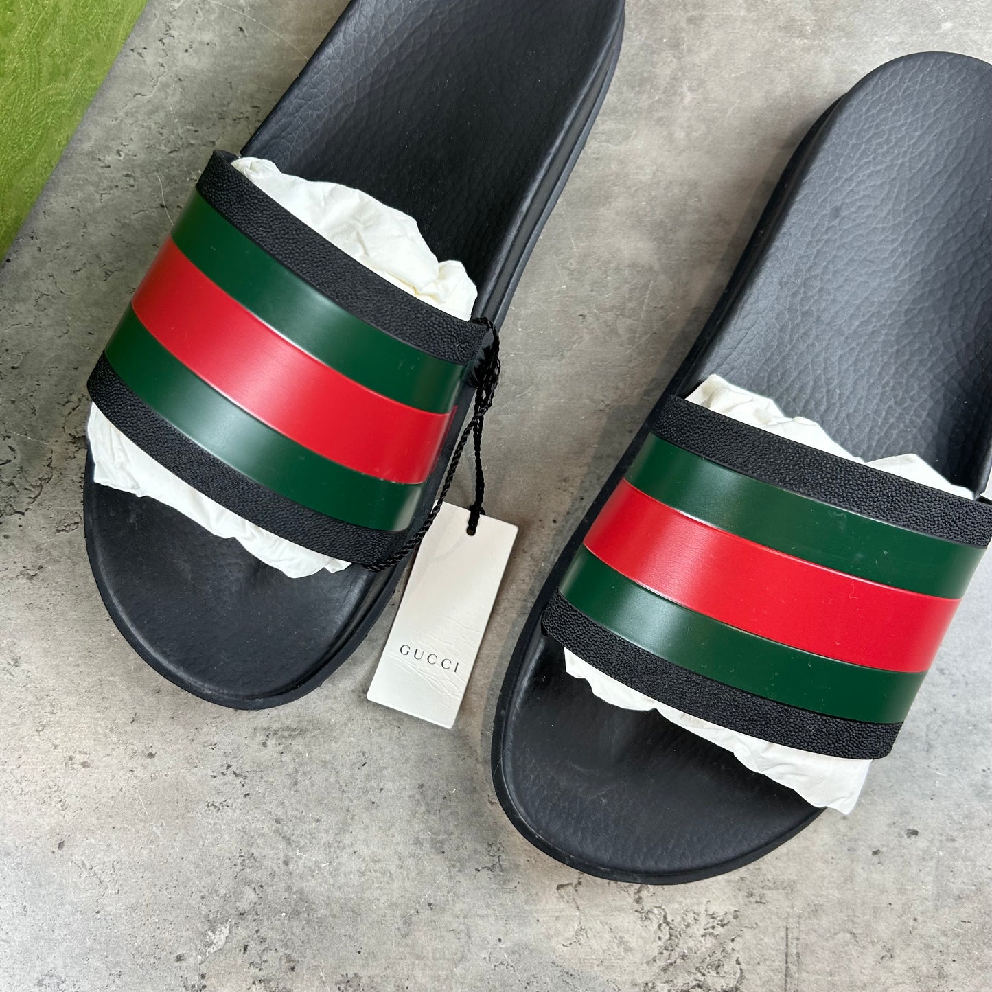 GG Black Slides