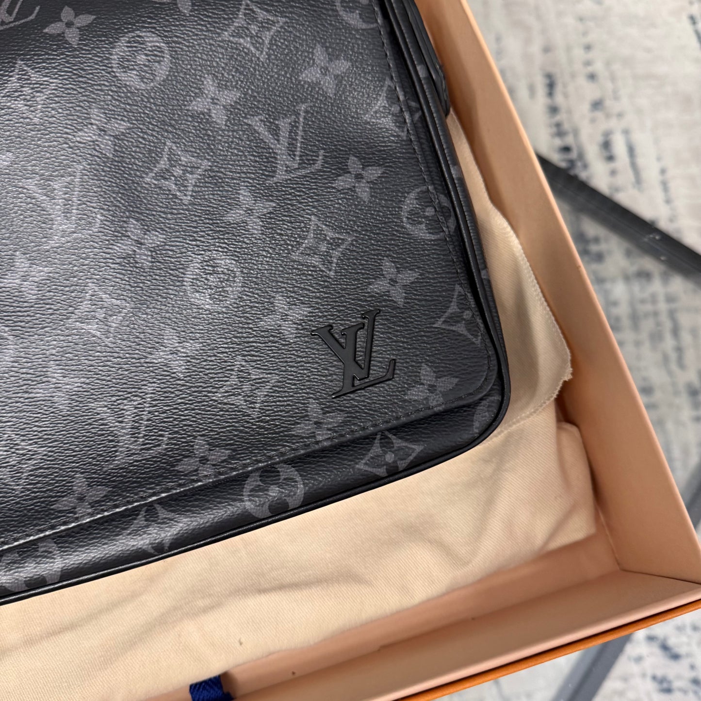 Monogram Eclipse District Messenger