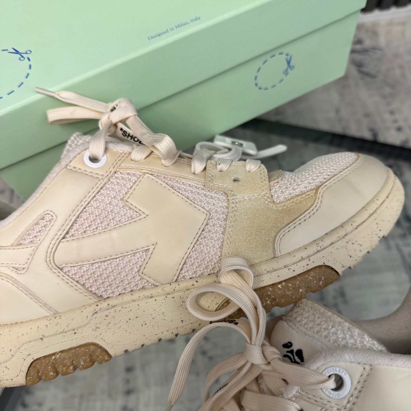 Beige OW Sneaker