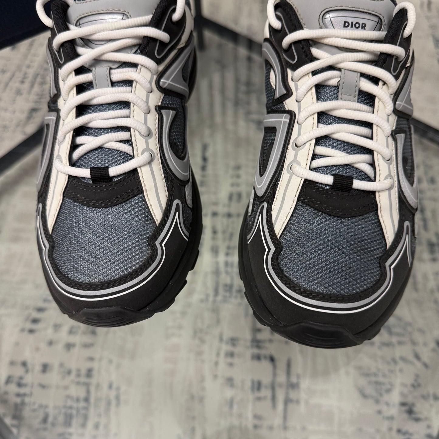 Grey/Black B30