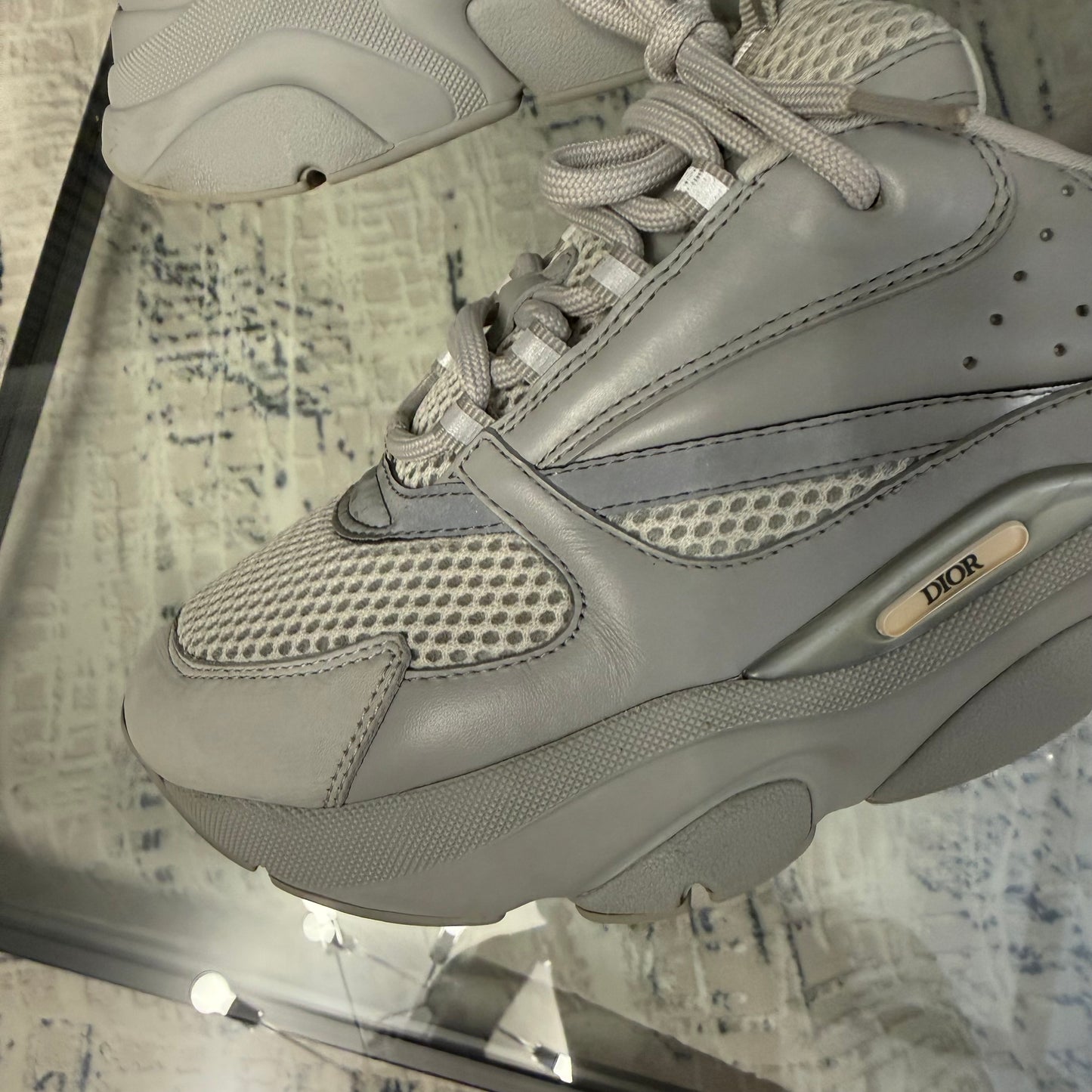 Grey B22
