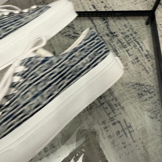 GV Women’s Sneaker