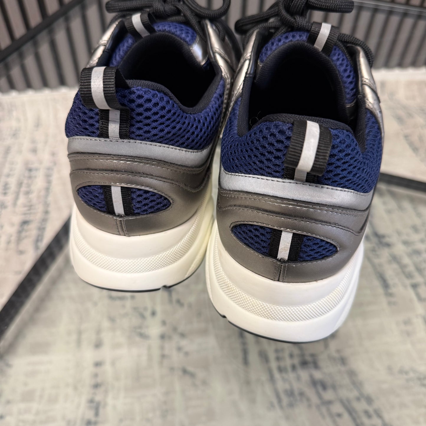 Silver/Navy B22