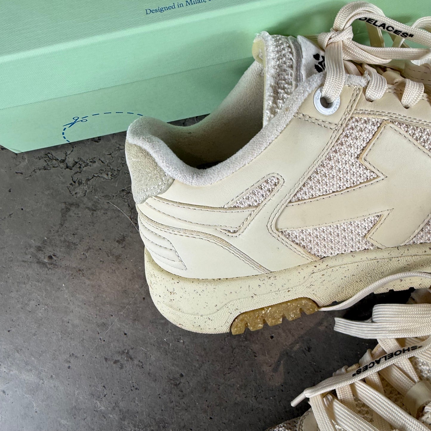 Beige OW Sneaker