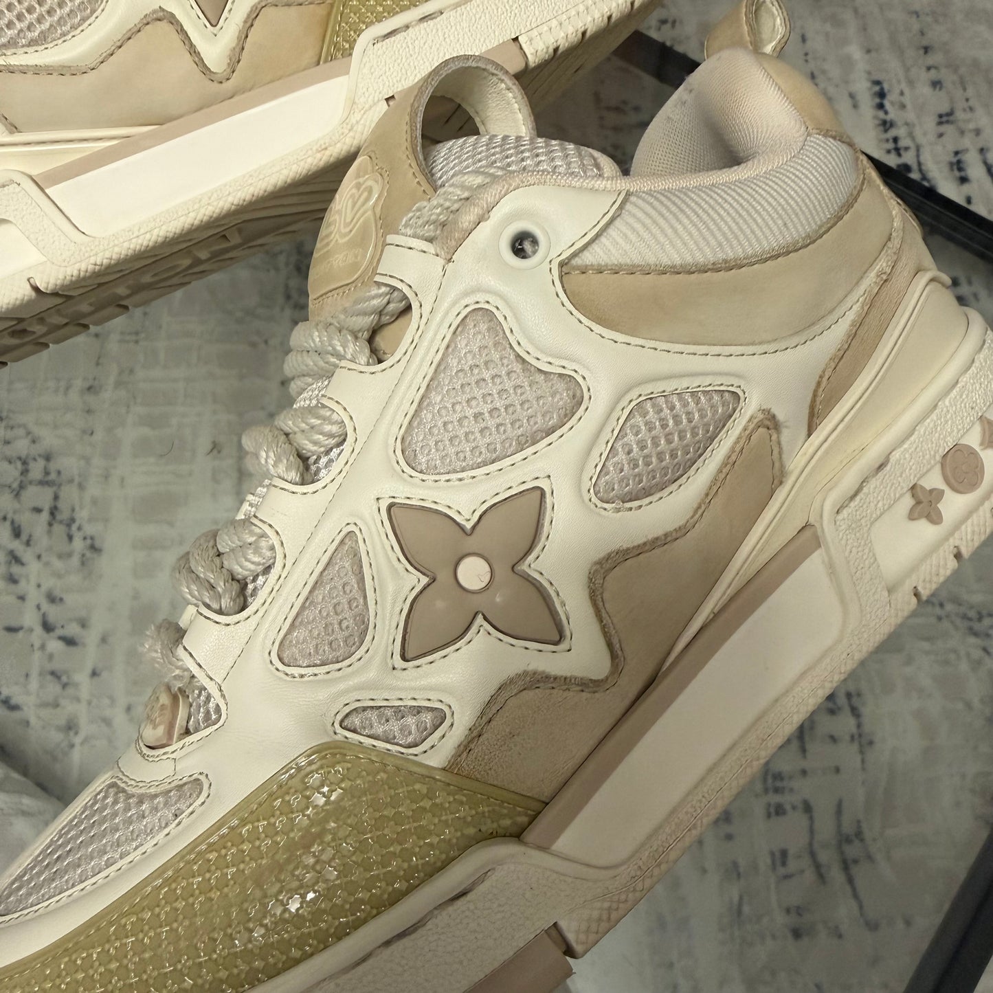 Beige Skate
