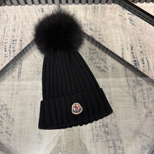 Women’s Black Berreto Beanie