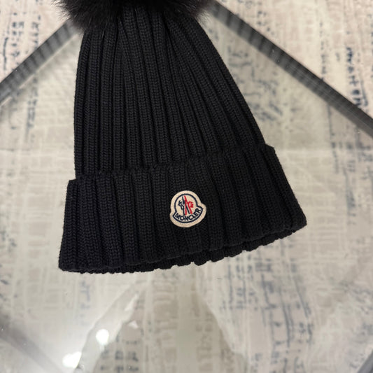 Women’s Black Berreto Beanie