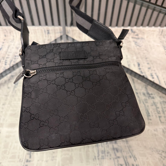 GG Black Messenger